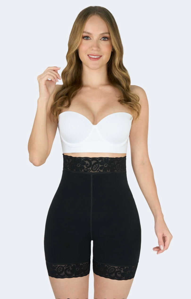 Short Levanta Cola Alto Ref: 16004