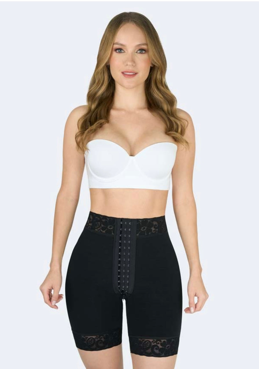 Short Levanta Cola con Broches y sierre perineal Rfe:16008-1