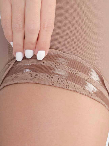 Short Levanta Cola Alto Ref: 16004