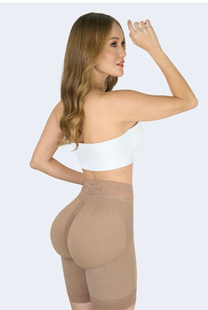 Short Levanta Cola con Broches y sierre perineal Rfe:16008-1