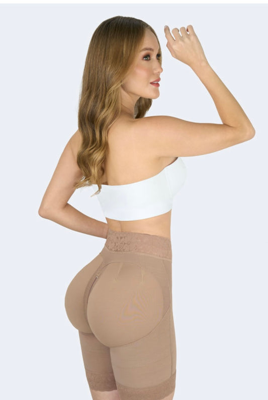 Short Levanta Cola con Broches y sierre perineal Rfe:16008-1